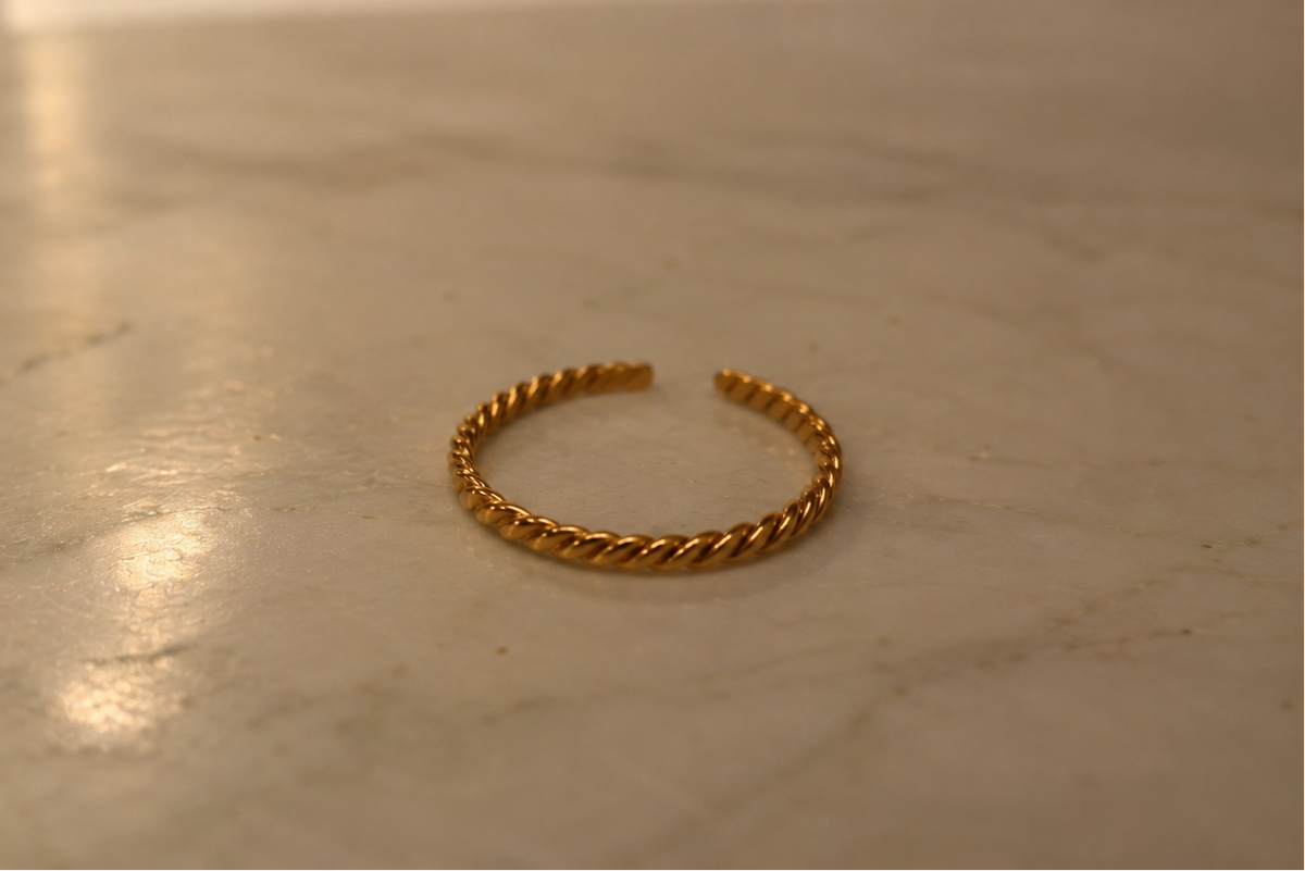 Twist My Heart Ring