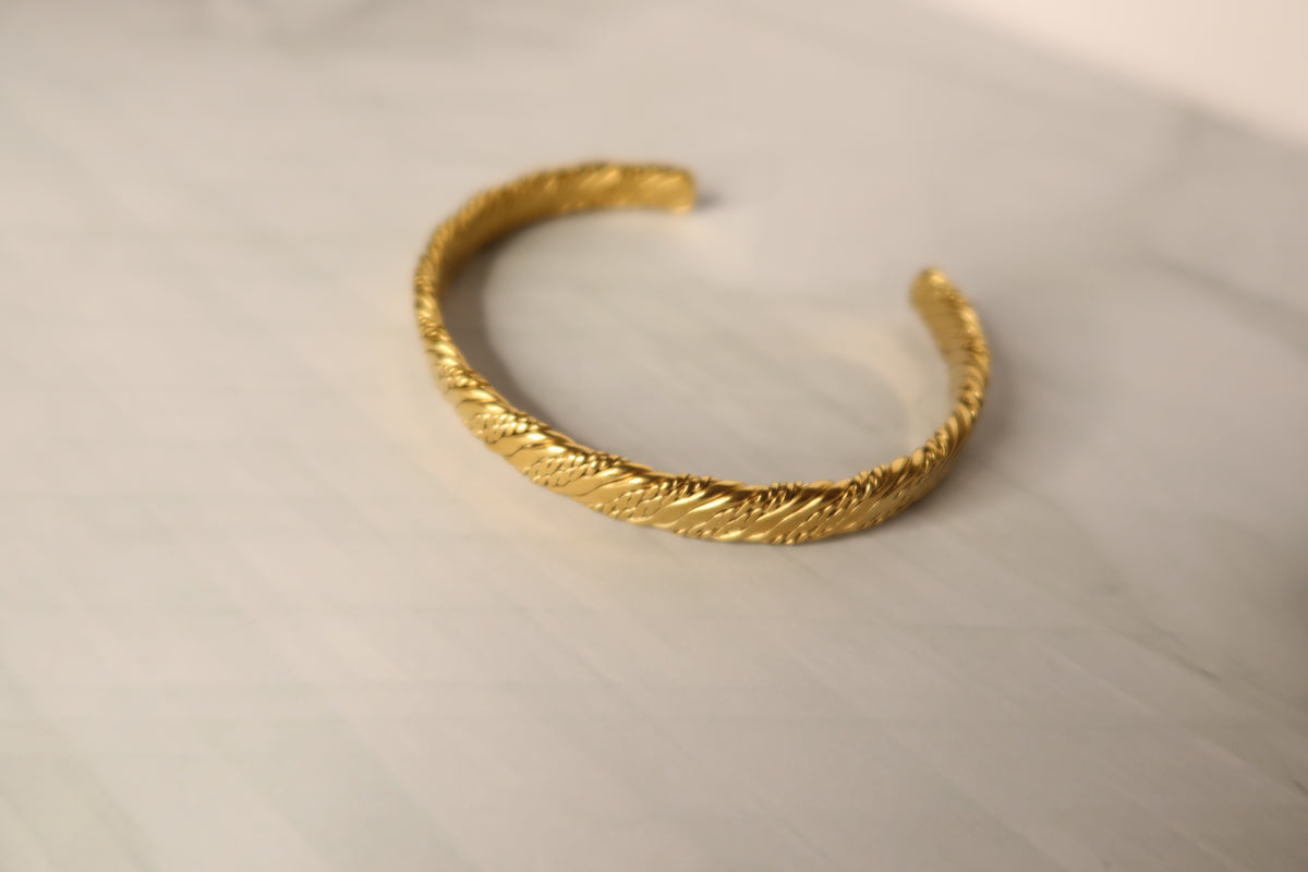 Plot Twist Cuff